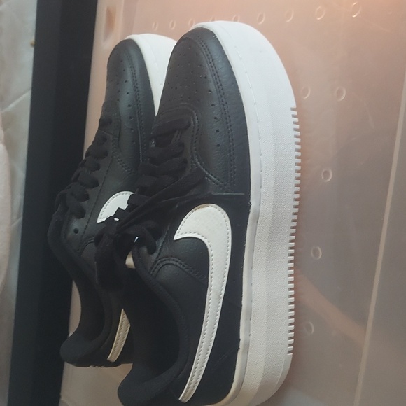 Nike Shoes - Women's Nike sneakers